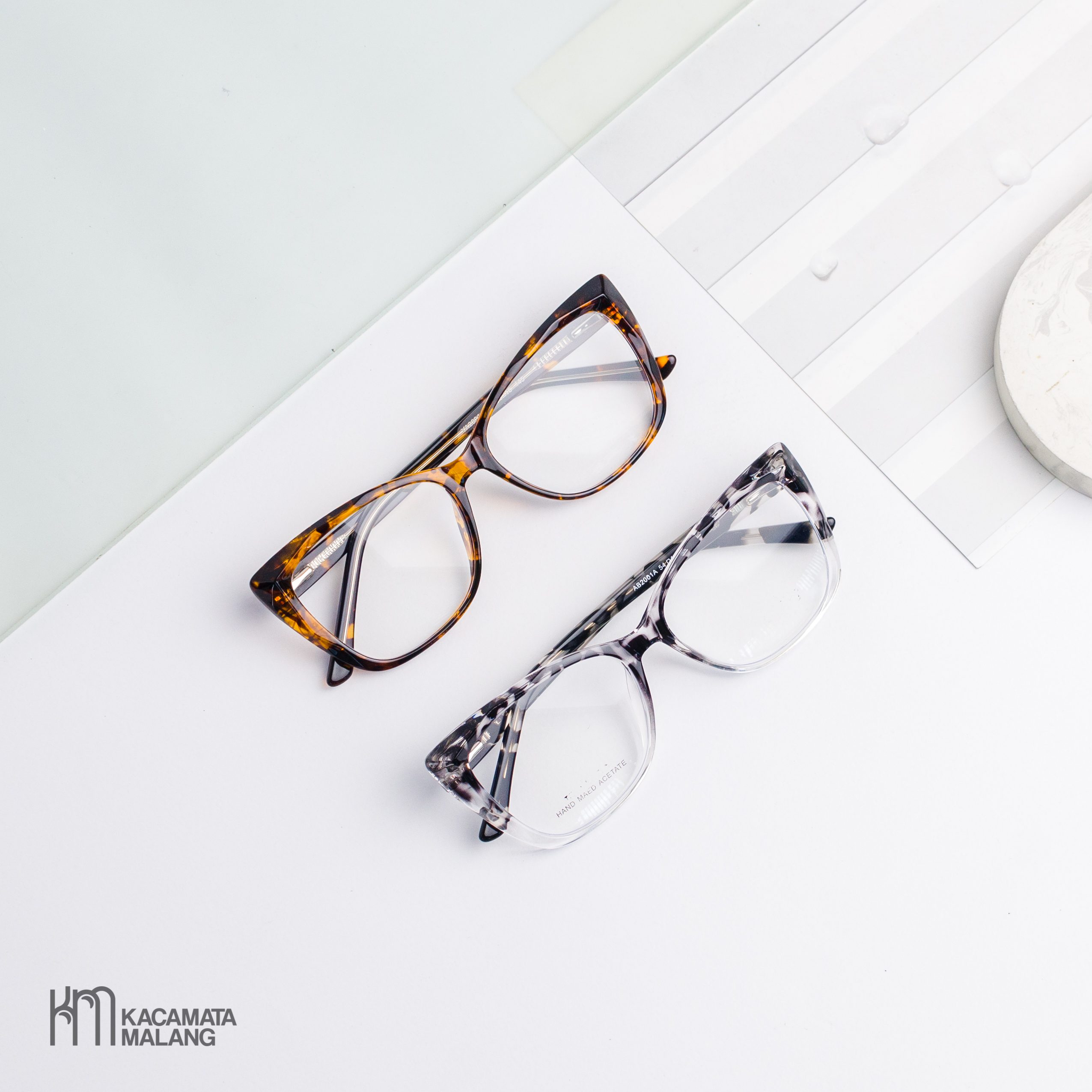 Kacamata Cat Eye Lebar Tangkai Pegas - Denawa 01 - Image 3