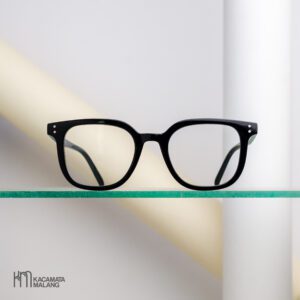Frame Kacamata Kotak Lebar - Catra 03