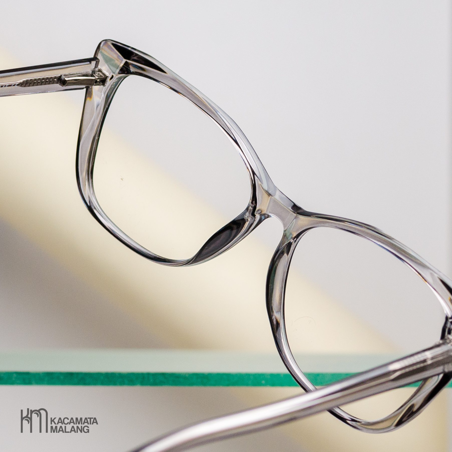 Kacamata Cat Eye Lebar Tangkai Pegas - Denawa 01 - Image 4