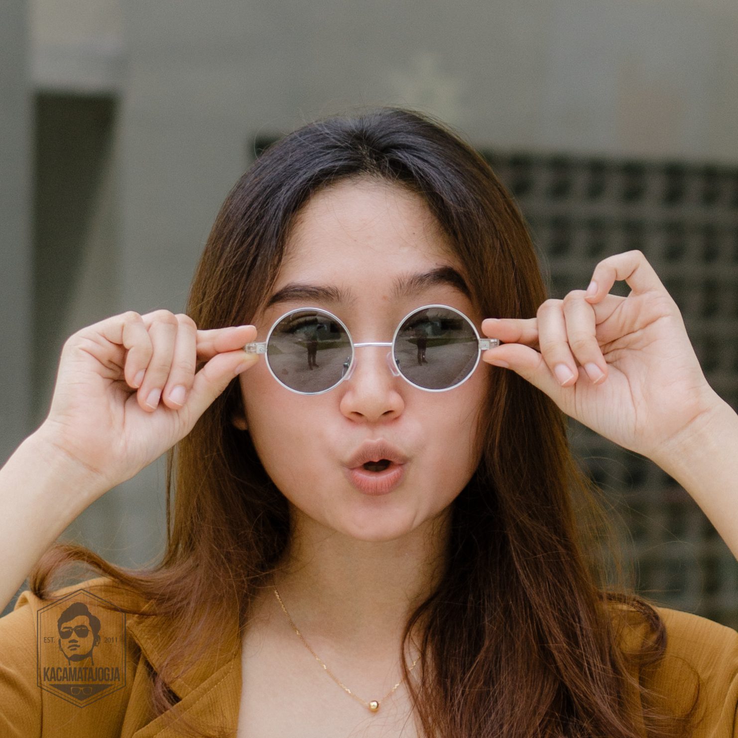 Kacamata wanita Malang